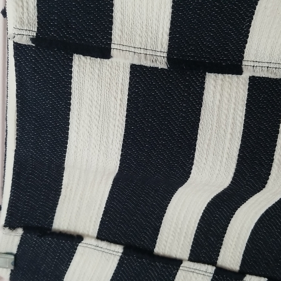 LOFT navy blue and white illusion skirt, size 2P - Picture 3 of 9